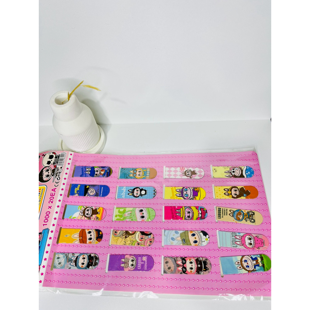 

RKMJ ACC_PEMBATAS BUKU MAGNET LABUBU PER PAPAN