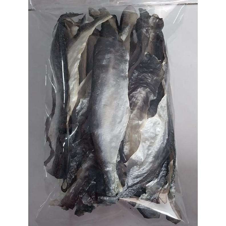 

Kerupuk Kulit Ikan Patin Kering Bumbu Rempah Bentuk Panjang 1 KG