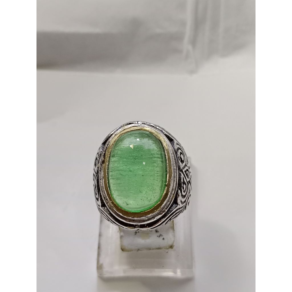 cincin batu zamrud