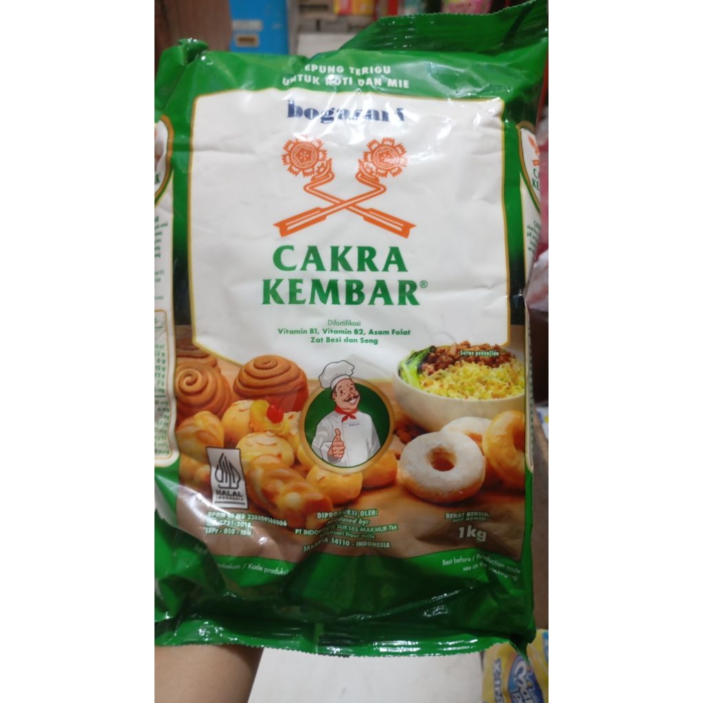 

Tepung cakra bogasari Cakra kembar 1kg
