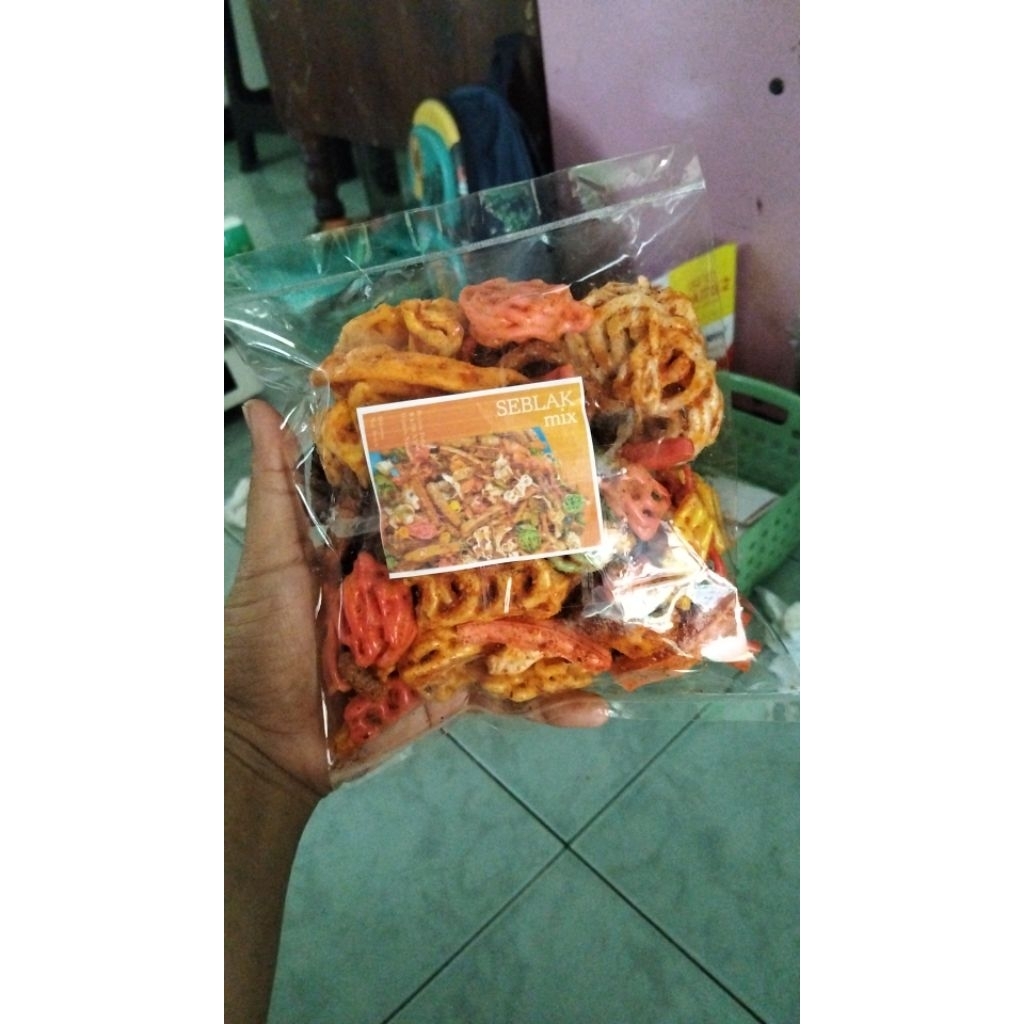 

Seblak kering mix kemasan