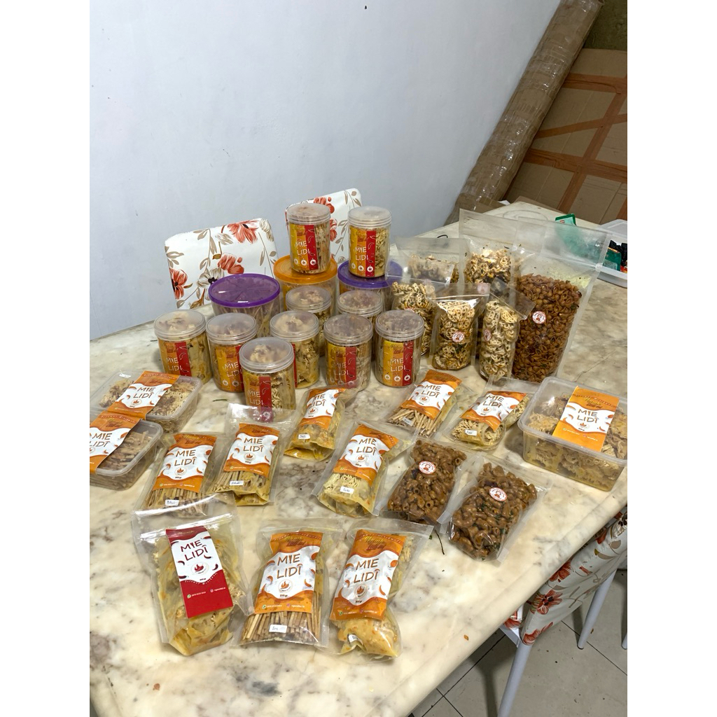 

KRUPUK MAWAR/KRUPUK SEBLAK RAFAEL/KRUPUK SIBRING PEDAS DAUN JERUK