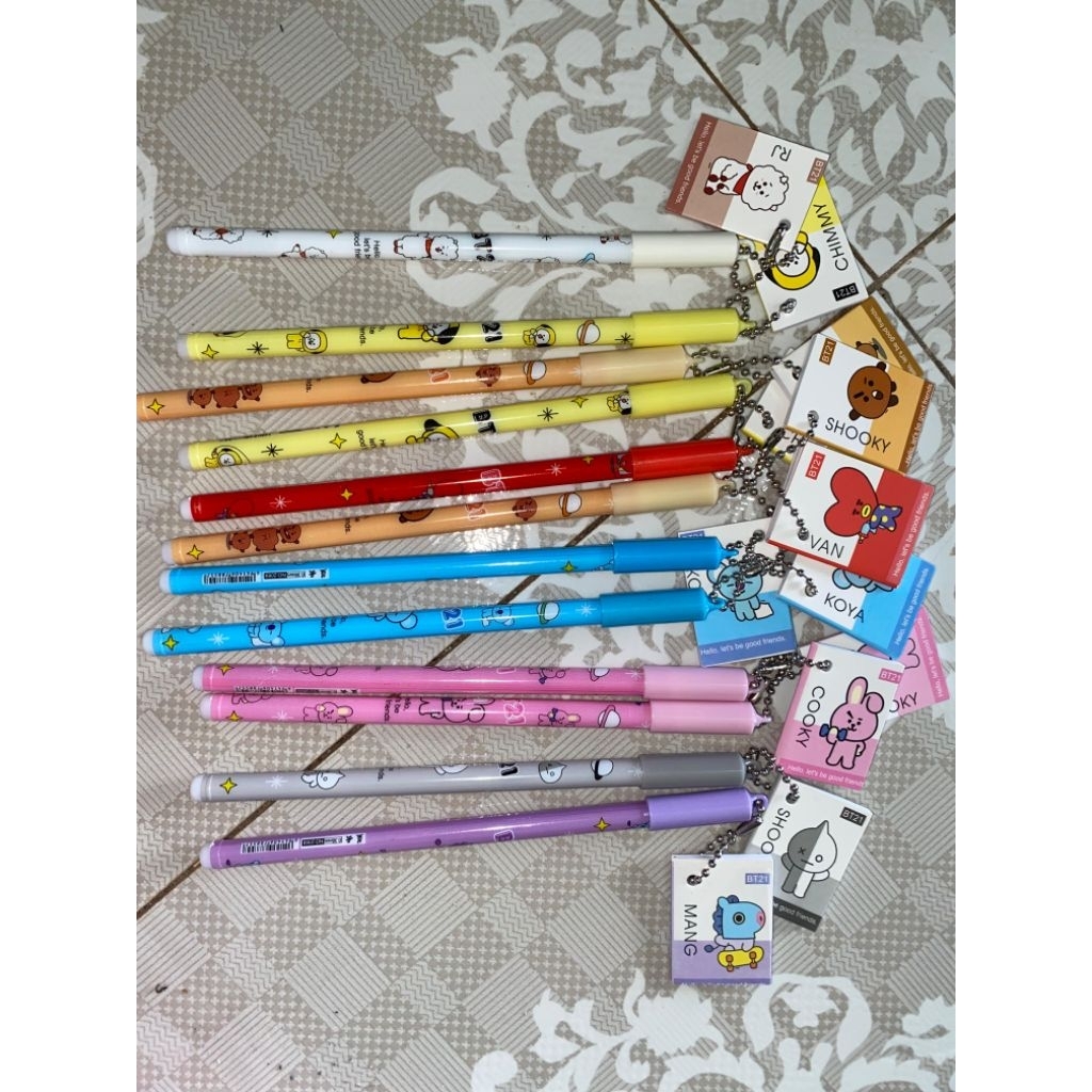 

1 pcs pulpen dengan desain karakter BT21