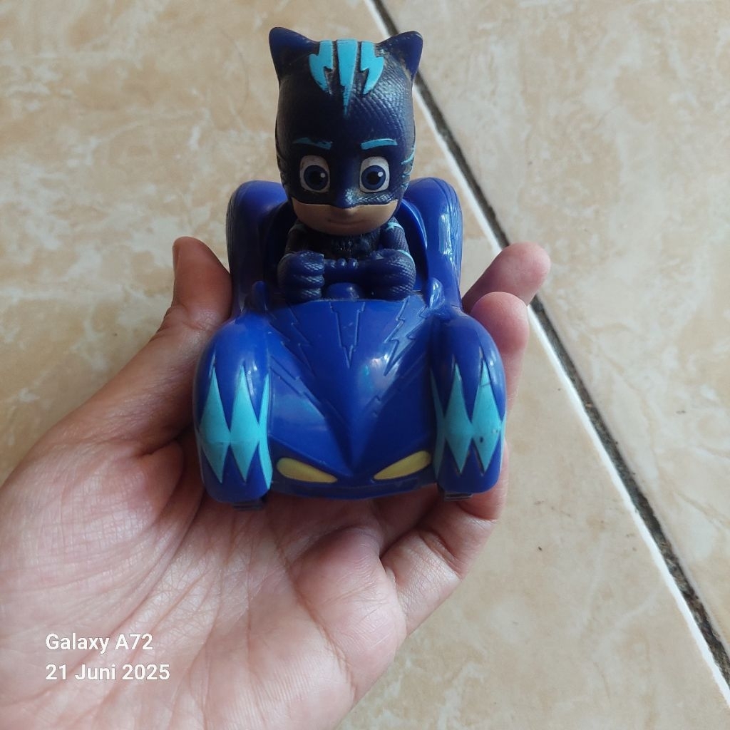 PRELOVED Catboy Naik mobil PJ Masks Figure With Vehicle Catboy Owlete Ninja Malam Original