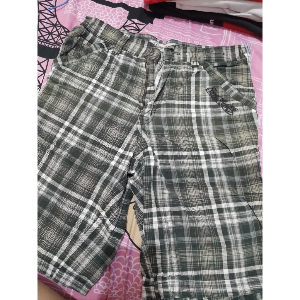 preloved celana nevada