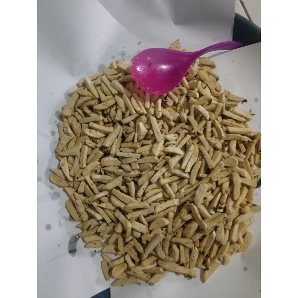

Basreng Ori dan Pedas. Keripik pisang coklat lumer