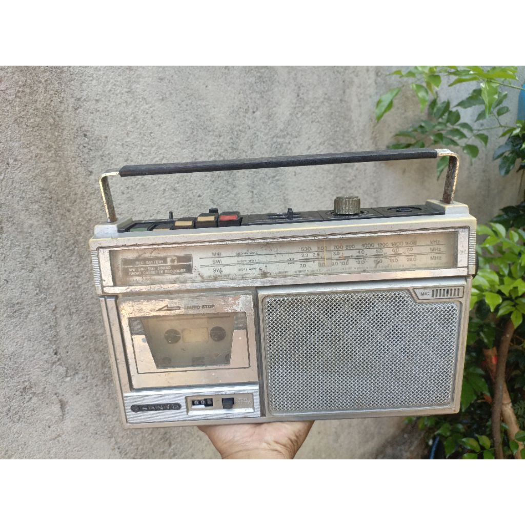 radio tape sanyo antik jadul