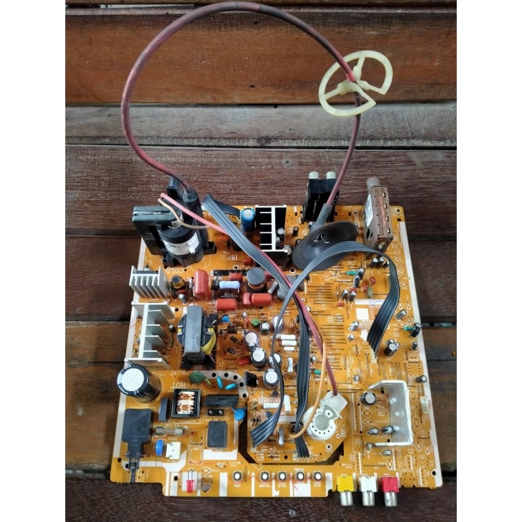 MESIN TV TABUNG 21in SLIM SHARP PICOLO/ Normal siap pakai