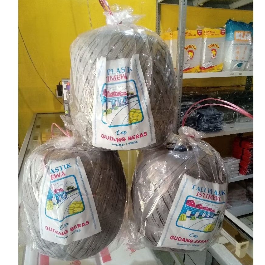 

Tali Rafia Gudang Beras Bogor