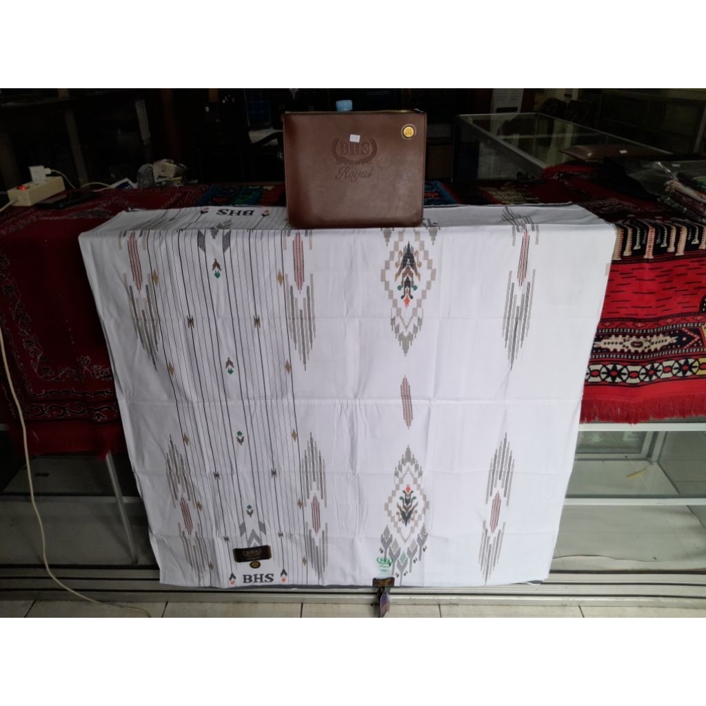 Sarung BHS ROYAL GOLD STB-PUTIH-V14