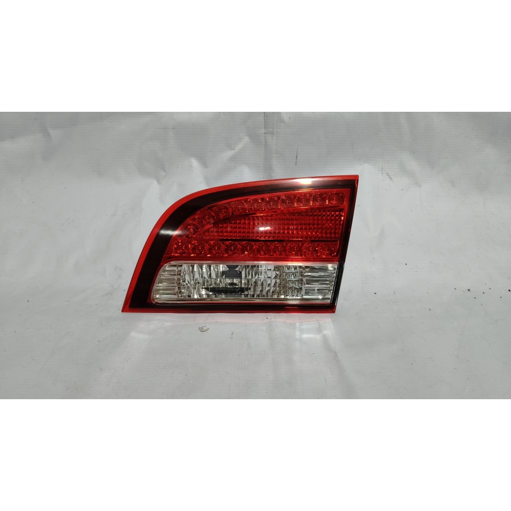 Lampu reflektor Bagasi Ford Escape