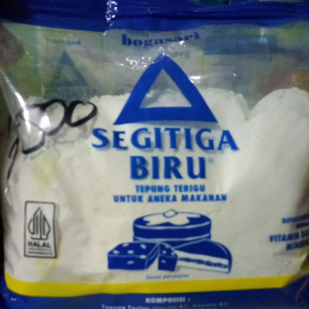 

Tepung Bogasari Segitiga Biru 500g untuk Cake dll
