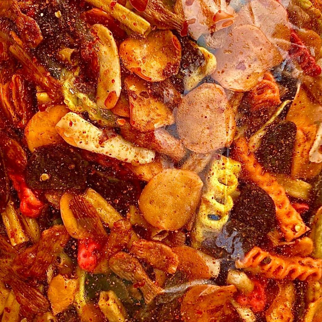 

Sebring Campur Aneka Kerupuk Pedas Daun Jeruk 250 gram