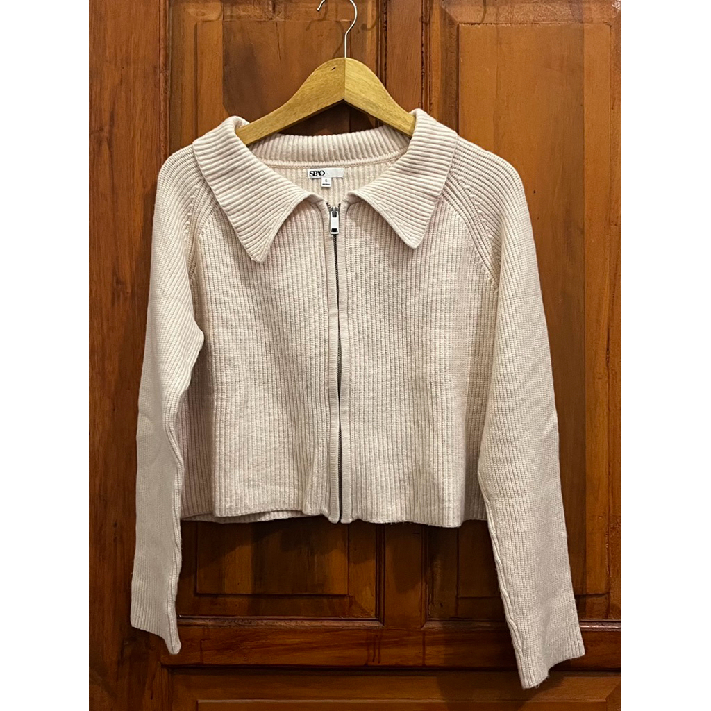 Preloved SPAO zipper cream