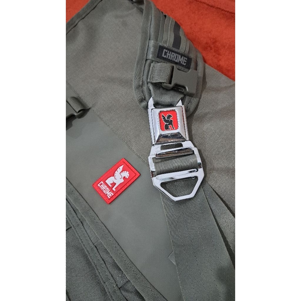 chrome industries messenger