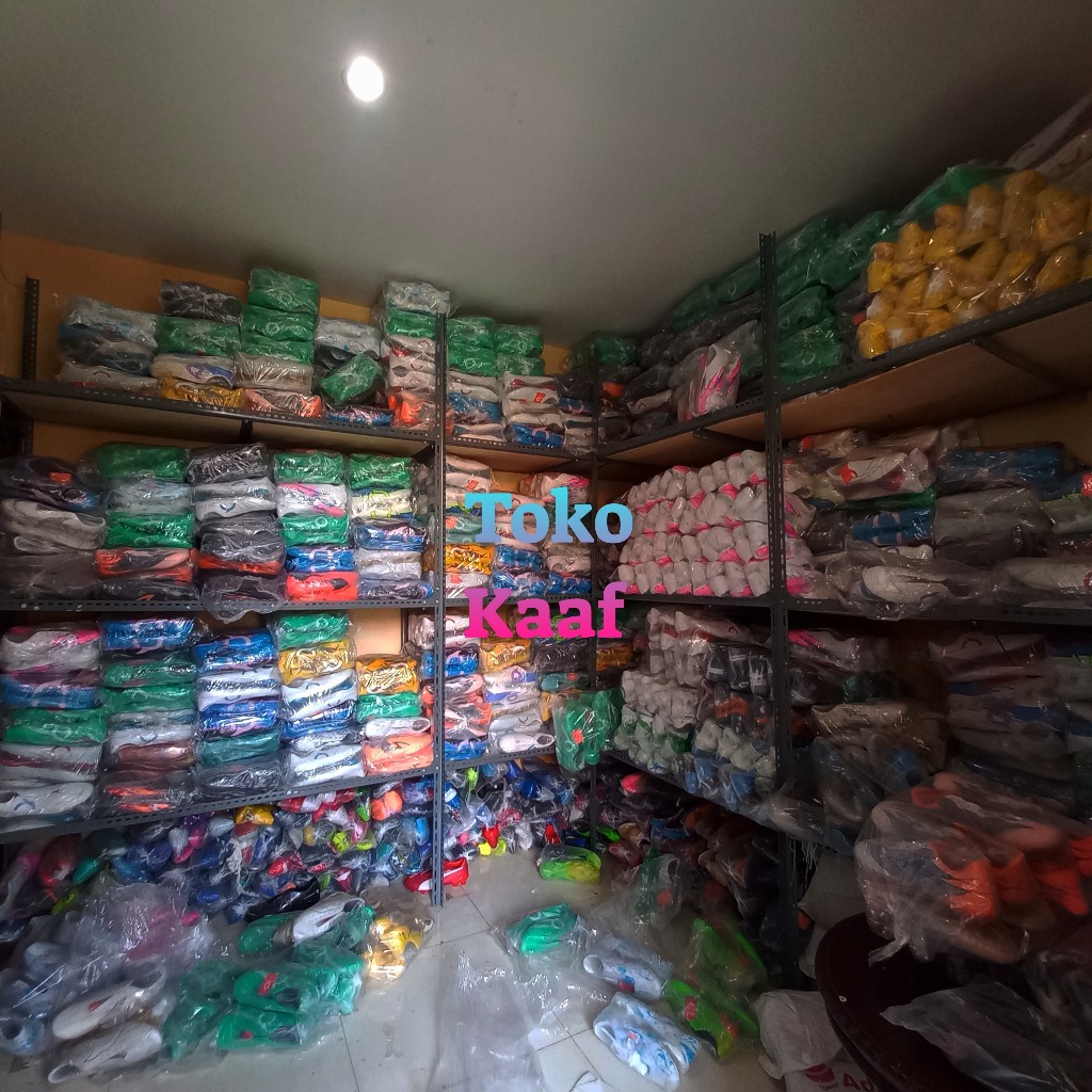 CUCI GUDANG Obral Cuci Gudang Sepatu Futsal Termurah Barang Masih Bagus