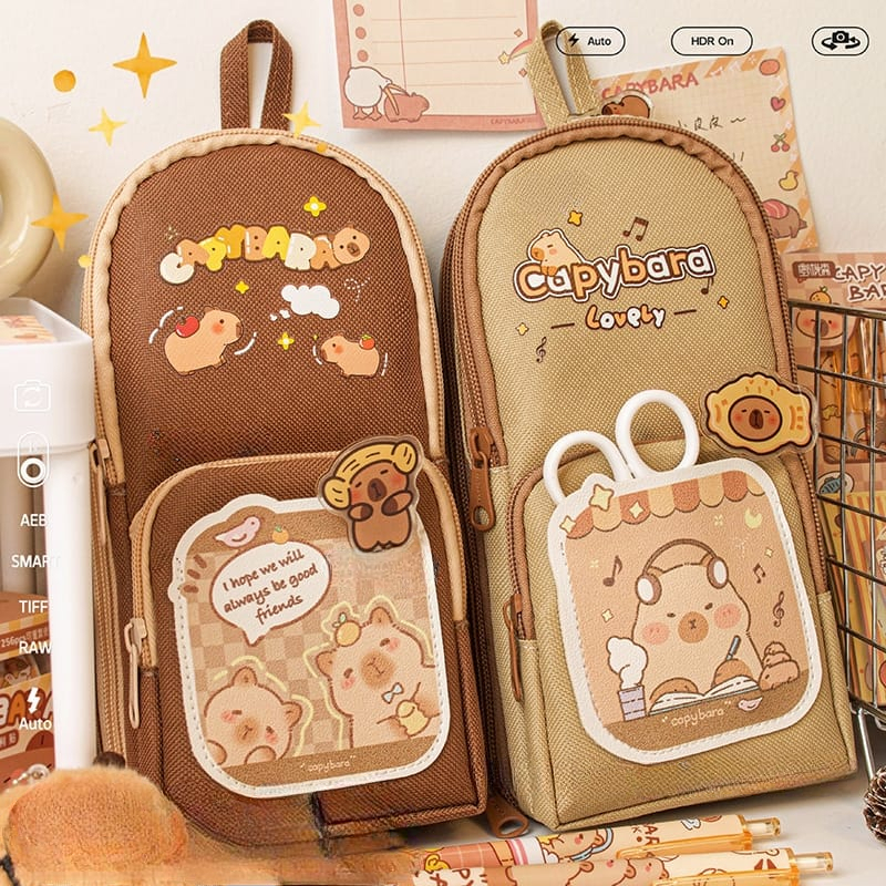 

batamall - TEMPAT PENSIL PREMIUM IMPORT ANAK SEKOLAH 6 LAPIS UKURAN BESAR KARAKTER CAPYBARA JENNIE #ST168 KOTAK PENSIL ANAK KANVAS HANDLE DESIGN TEMPAT PENSIL PENA PULPEN MULTIFUNGSI HADIAH ULANG TAHUN KADO HAMPERS SOUVENIRS ALAT TULIS SEKOLAH