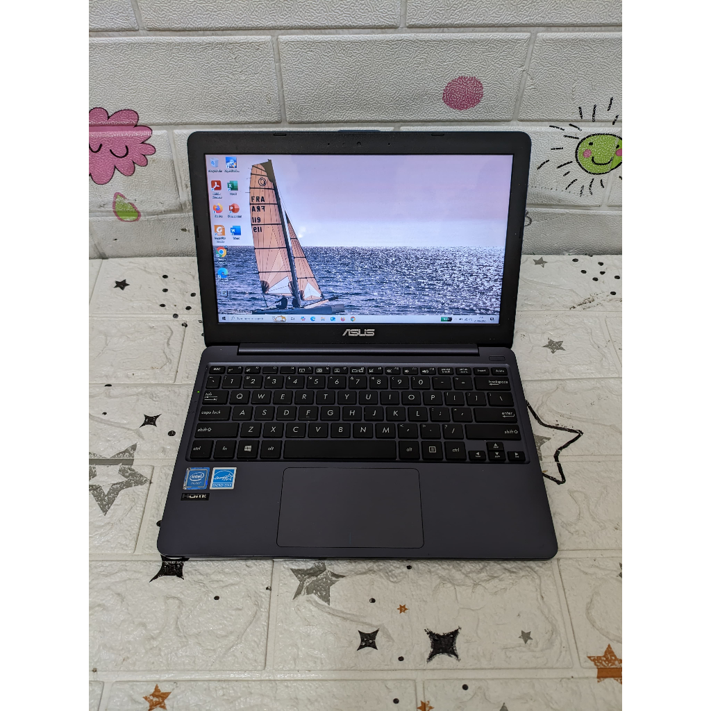 ASUS E203MAH INTEL CELERON N4000 SSD 128GB RAM 2GB