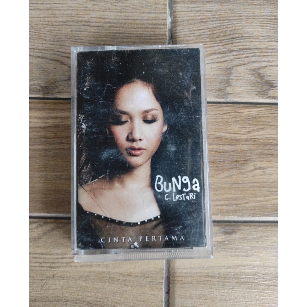 kaset pita BUNGA CITRA LESTARI "cinta pertama"