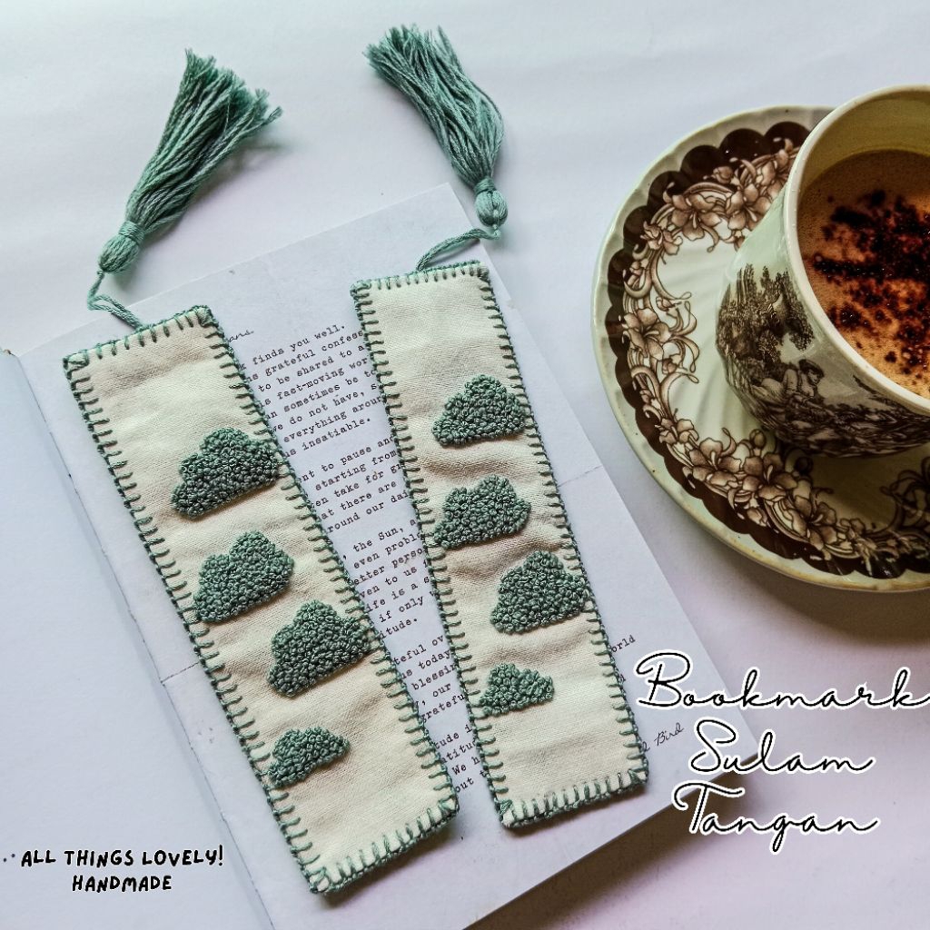 

Pembatas Buku | AWAN MUNGIL | Handmade Bookmark Sulam Tangan Hand Embroidery Aesthetic