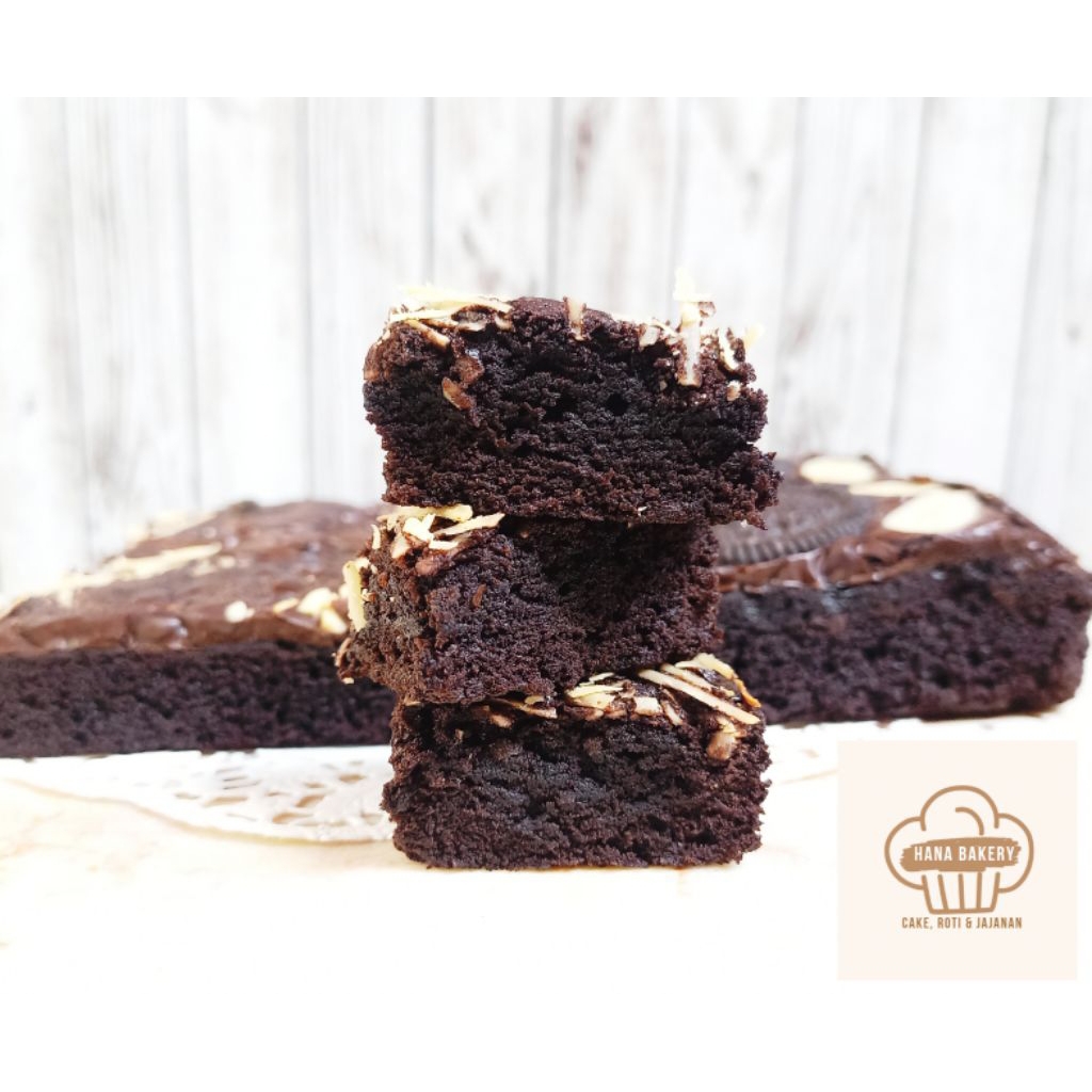 

Brownies Panggang Fudgy Homemade 20x10cm Hana Bakery