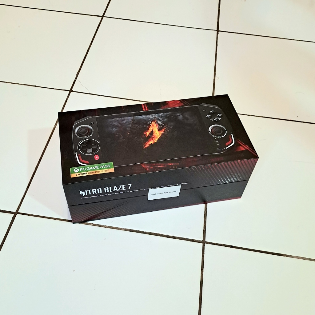 Acer Nitro Blaze 7 Ryzen 7 8840HS