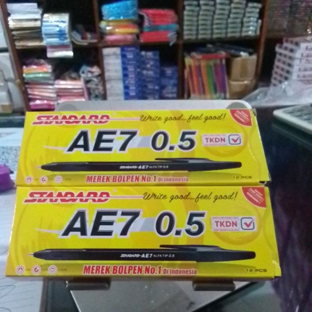 

PULPEN STANDARD AE7 0,5 PERPACK isi 12 pcs Hitam