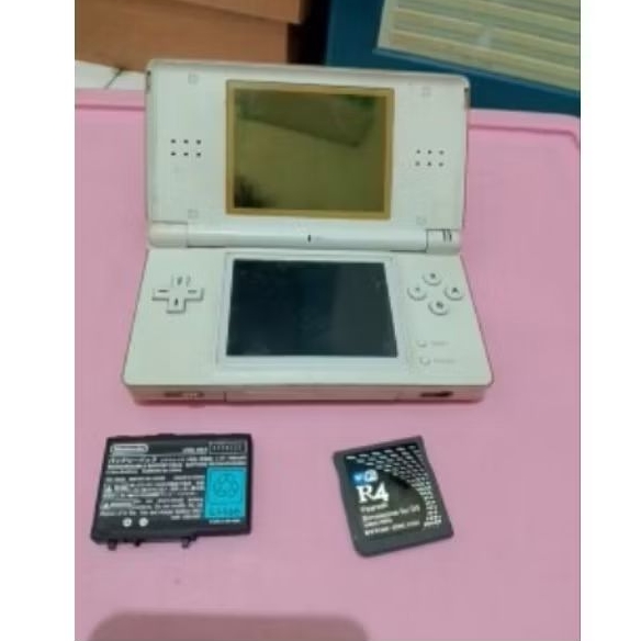 Nintendo DS lite second nyala