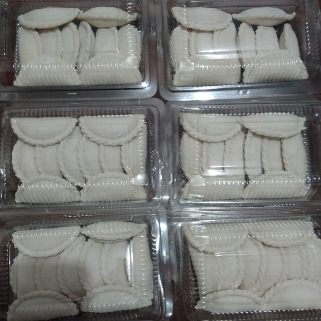 

cireng isi ayam suwir pedas frozen