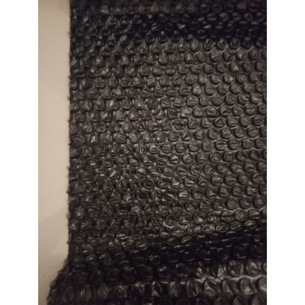 

4cm buble wrap hitam