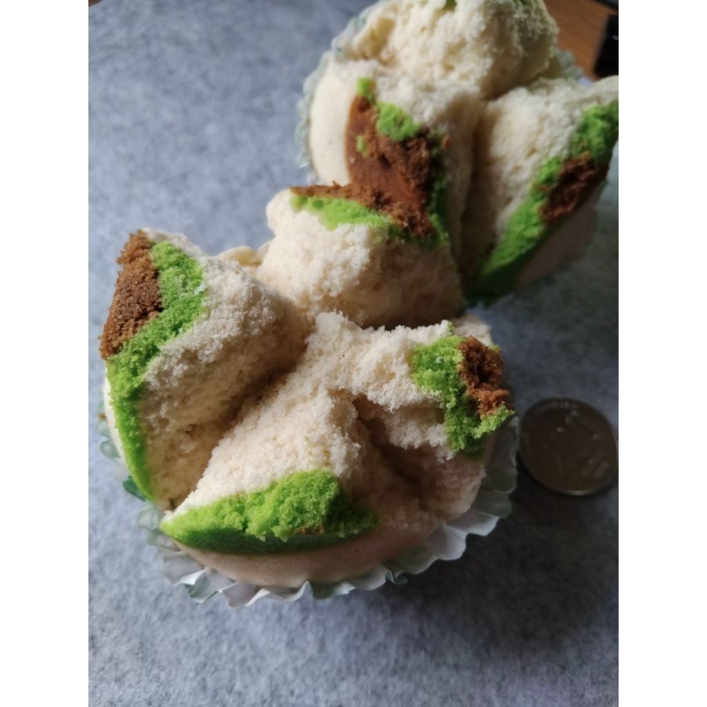 

Bolu kukus mekar. Snack box, kue basah, kue tradisional