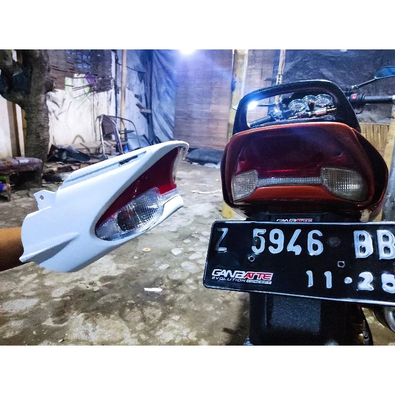 Fender Lampu Belakang Scorpio Z & Steko (Lampu RXZ Catalyzer)