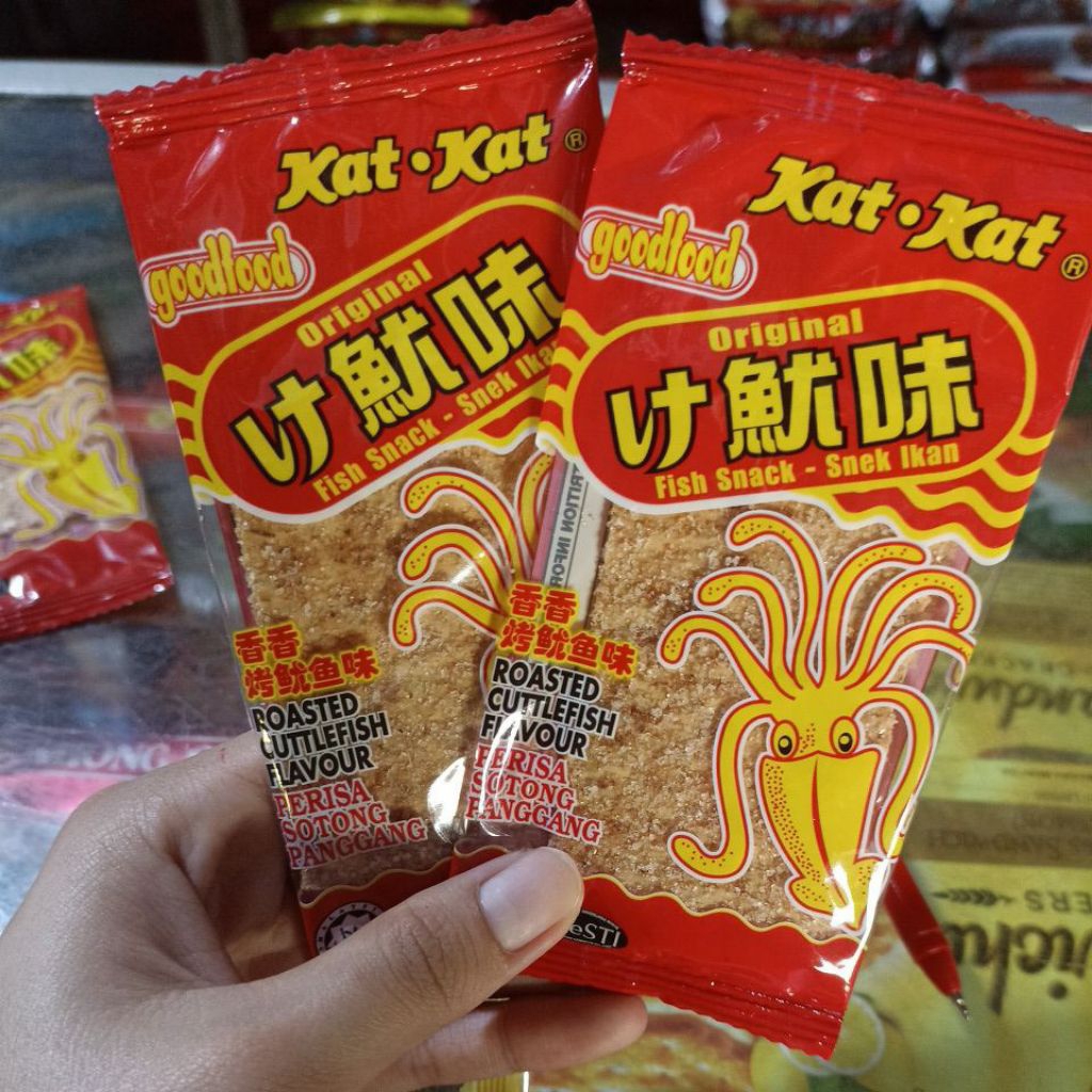 

SOTONG KAT-KAT SNEK IKAN RASA SOTONG/CUMI (1 PACK ISI 10 PCS)