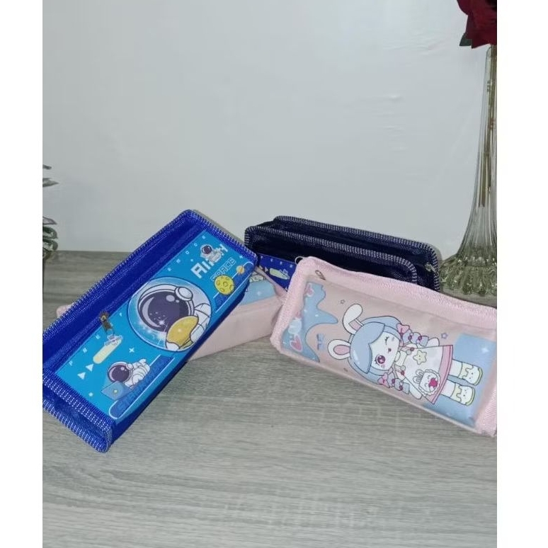 

tempat pensil karakter cowo lucu astronot gemes