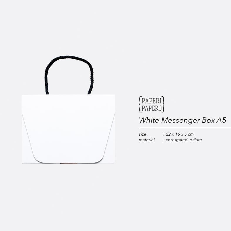 

White Messenger Box A5 (21 x 16 x 5 cm) - Boks Putih Hampers Souvenir Buku / Baju /Alat Tulis