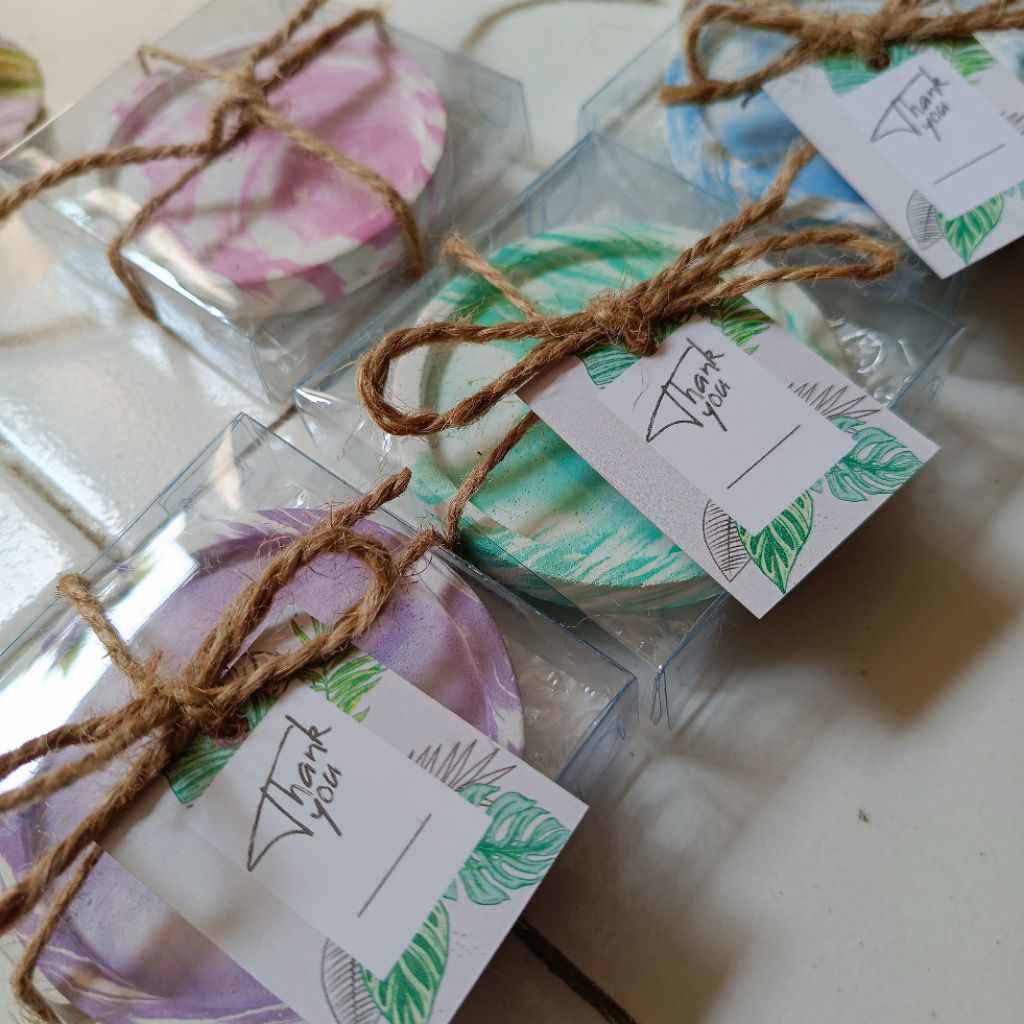 Souvenir pernikahan Coaster Tatakan. kemas mika + tali rami ~ Free Kartu ucapan