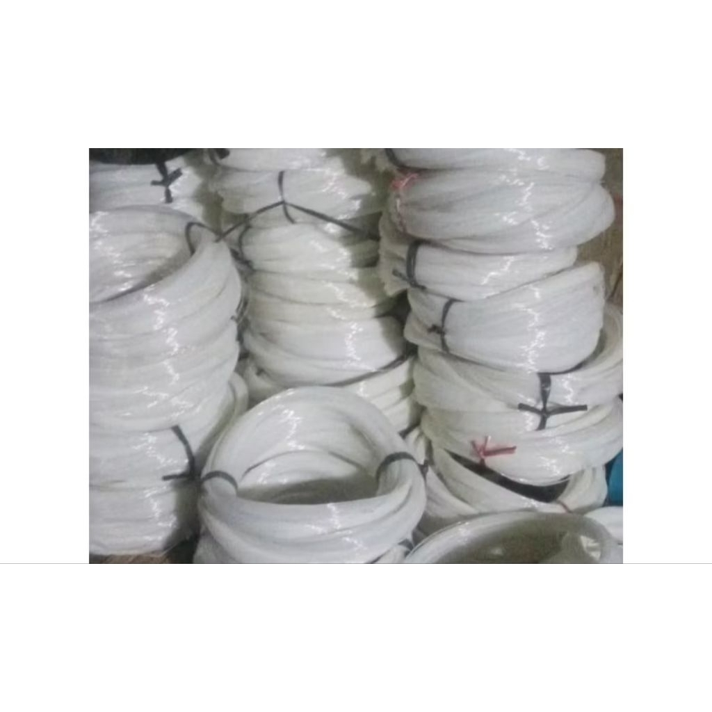 senar layang layang besar.(isi 10 Rol)