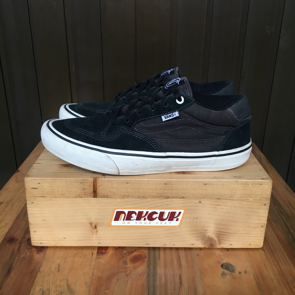 SEPATU VANS PRO ROWAN 1 BW (size 44)