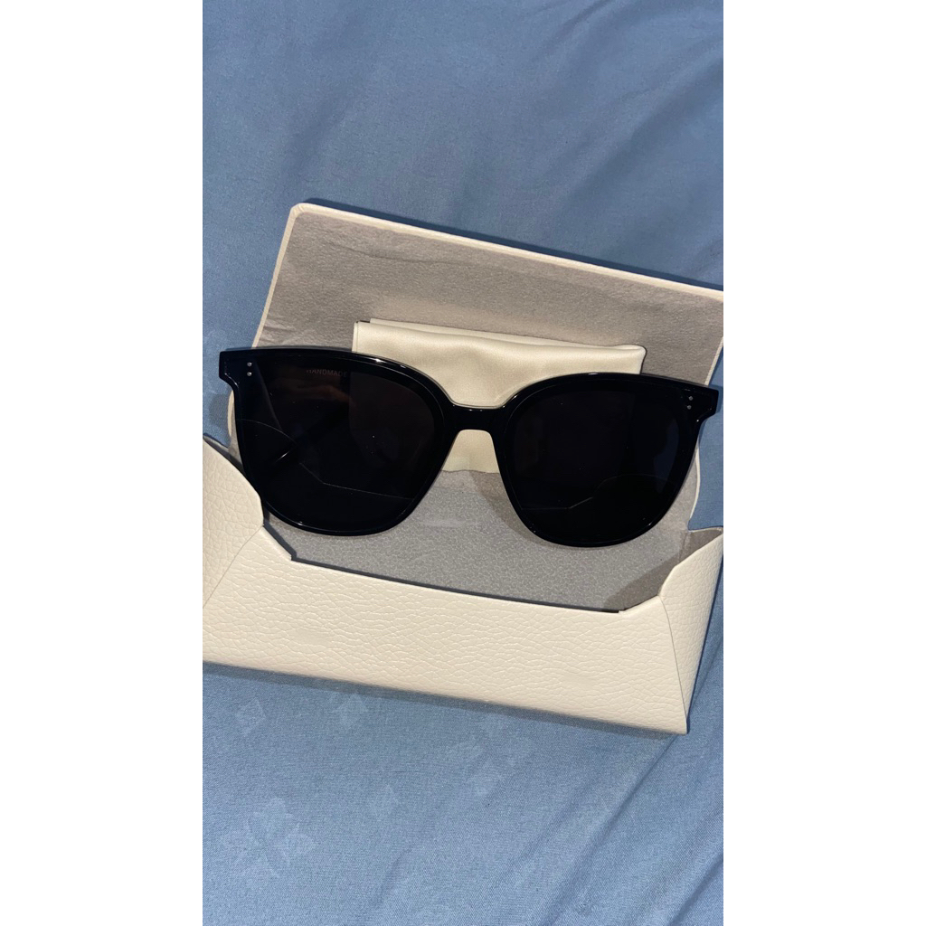 Preloved Kacamata Rieti Ali C1 (Black)