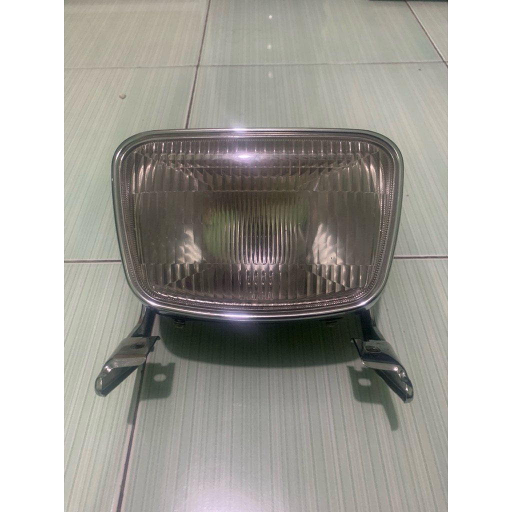 Lampu Oval Kotak Scorpio RX King Assy + Bracket ORIGINAL