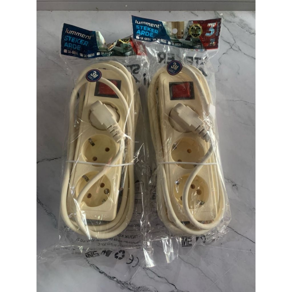 colokan listrik/stop kontak 3 lubang