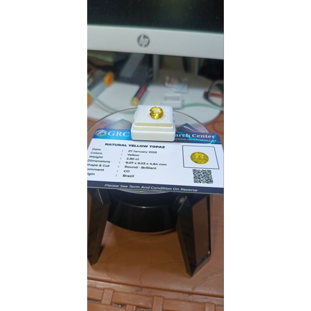 natural yellow topaz