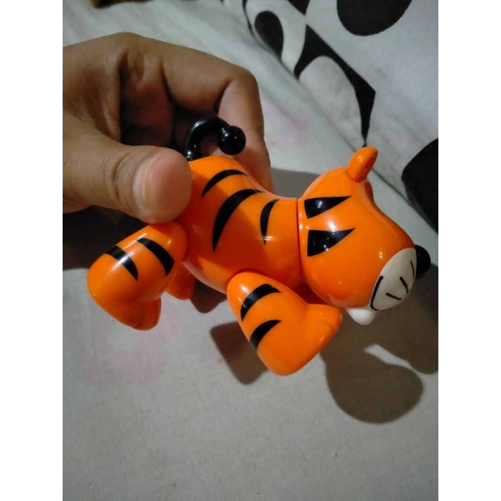 mainan sensorik motorik Tiger TOLO preloved