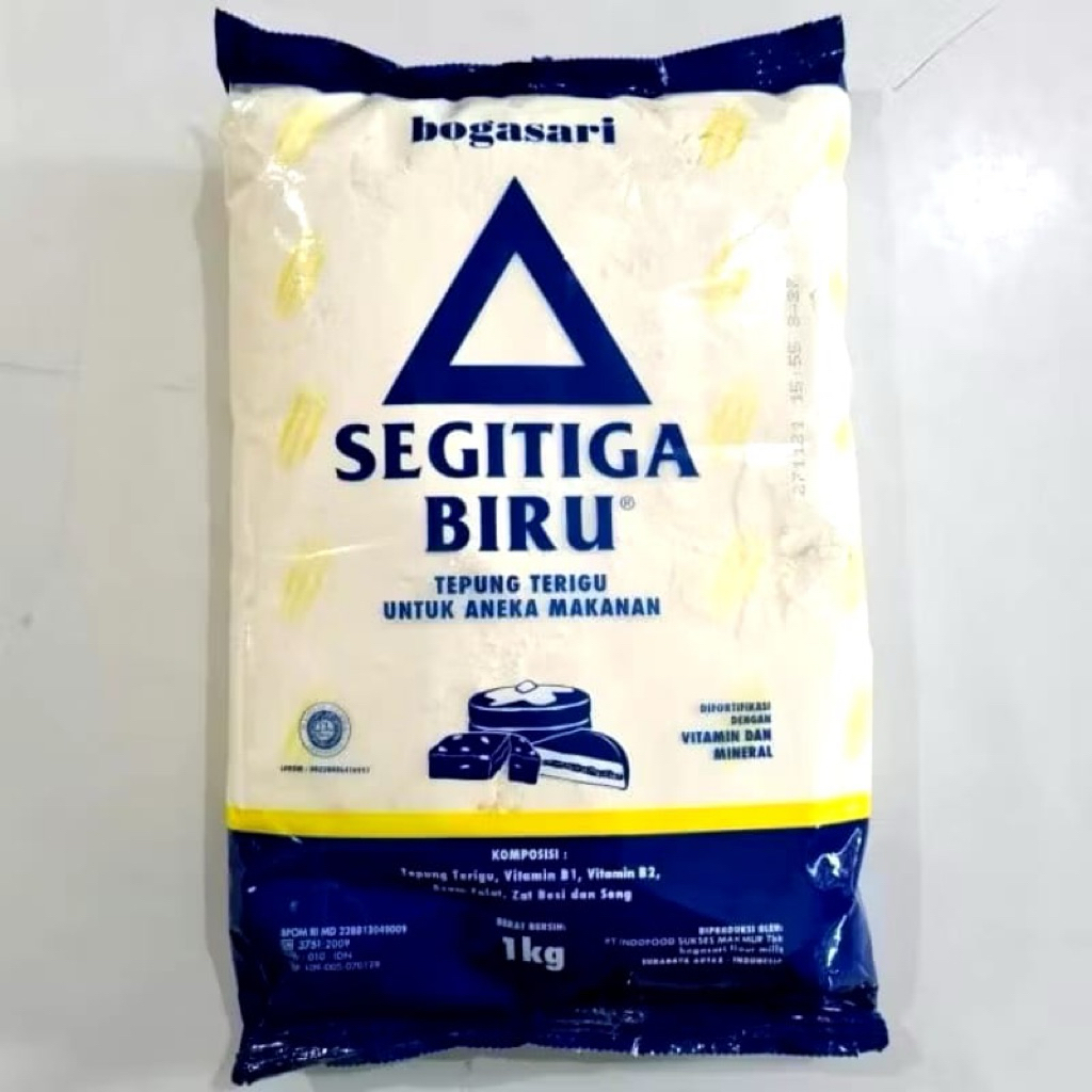 

Tepung Terigu Segitiga Biru Bogasari 500gram dan 1kg | tepung protein sedang