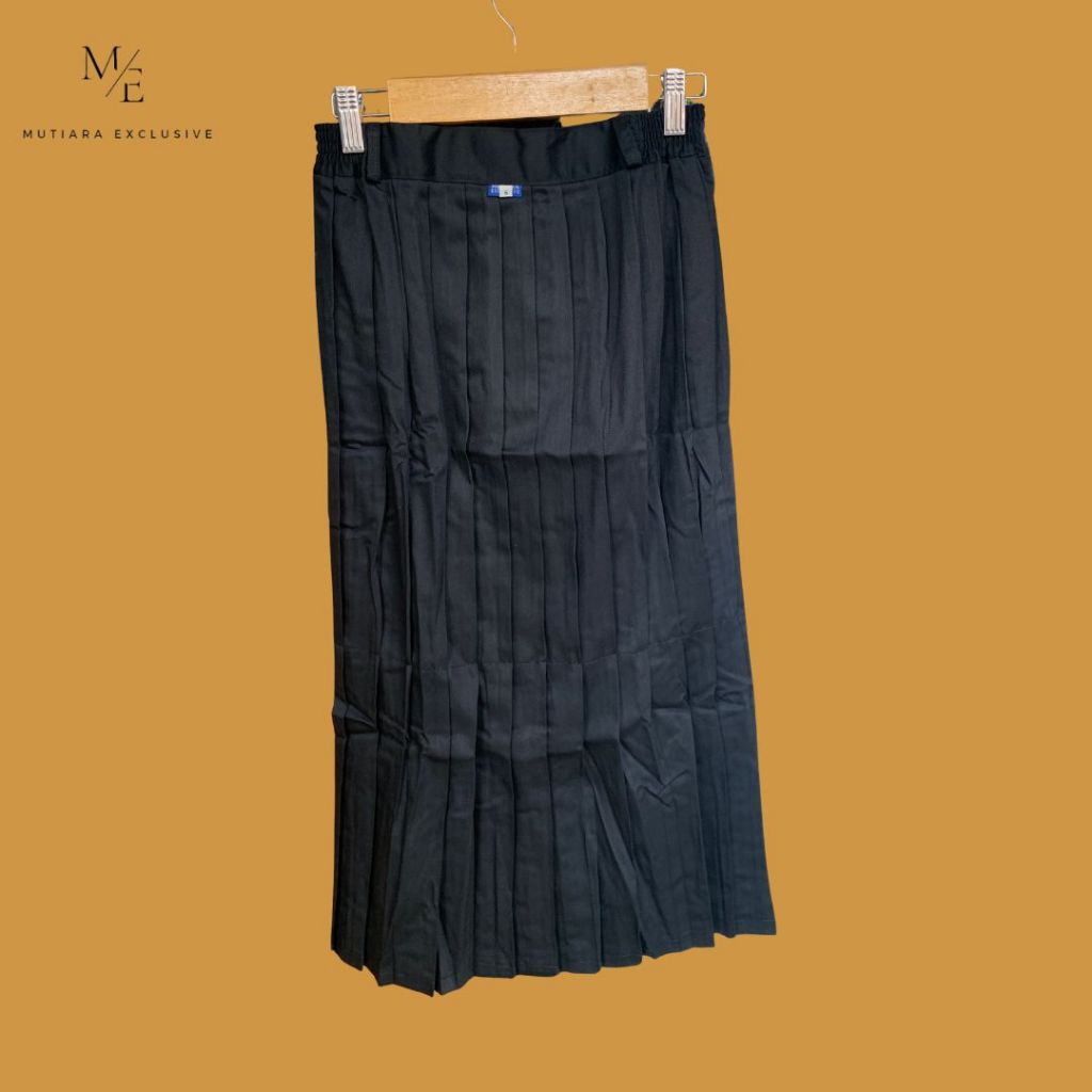 Mutiara Exclusive - Rok Hitam Lipit Panjang SD
