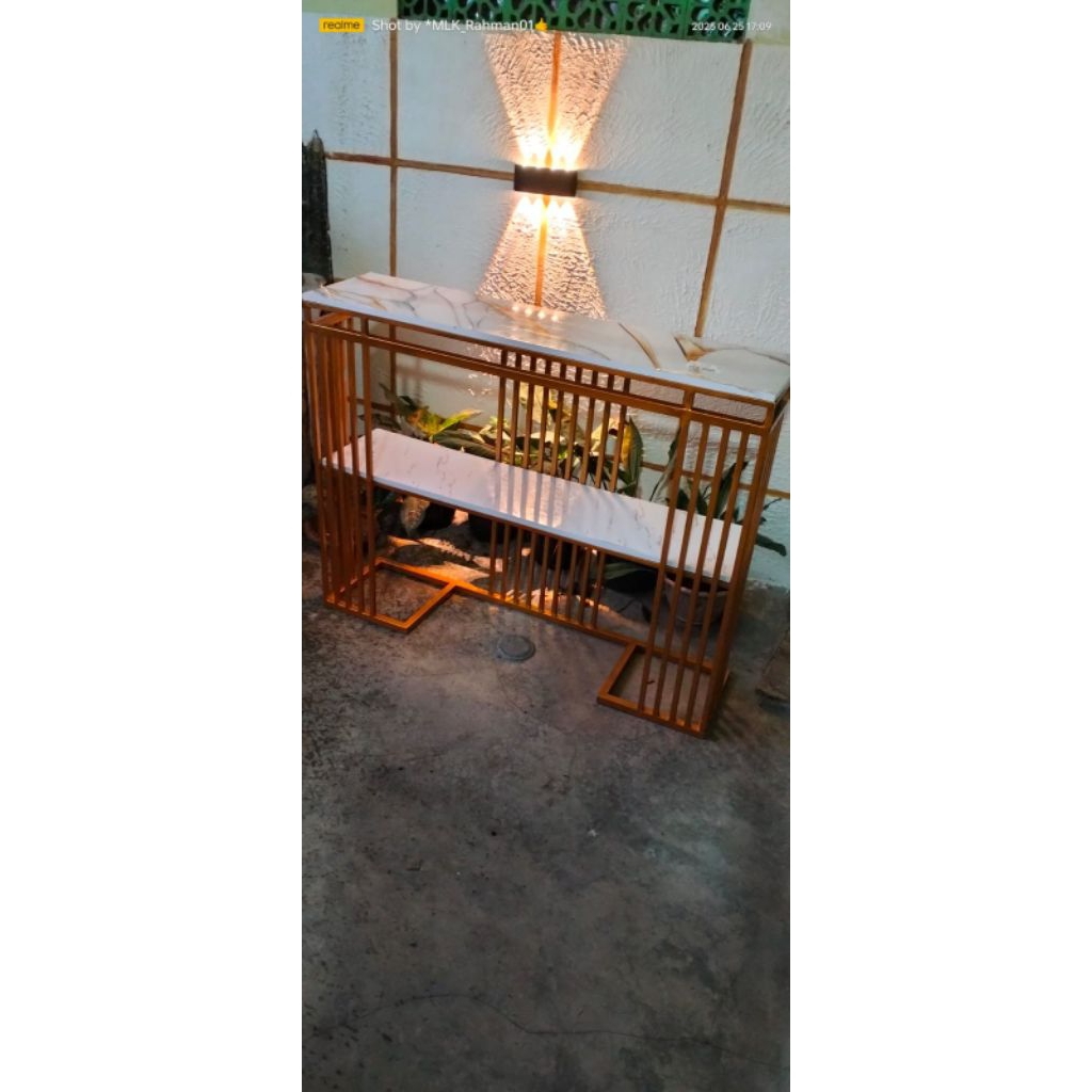 meja consol/meja rias/marmer/gold