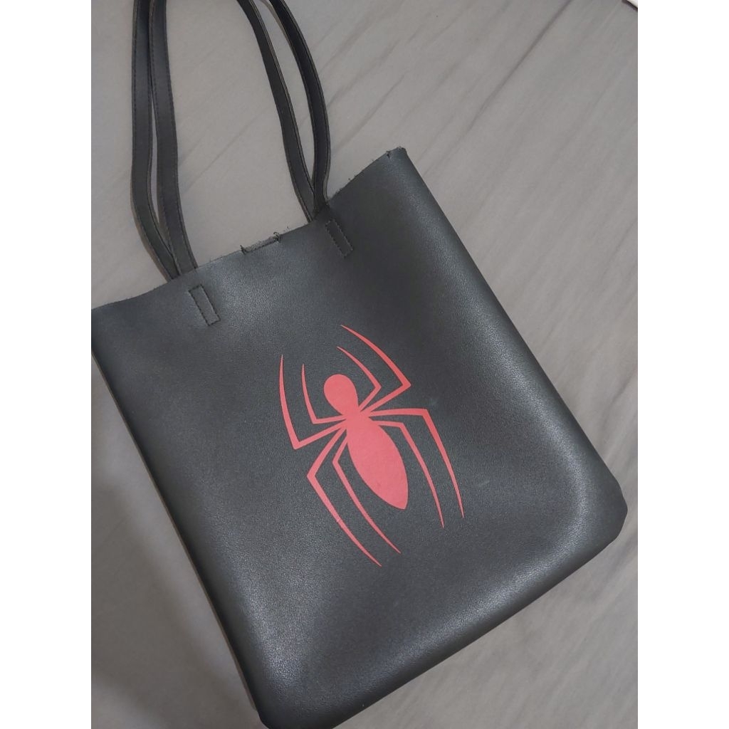 [ Preloved by Sya ] Totebag Miniso Marvel Black
