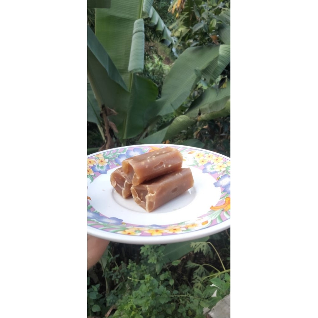 

Dodol Garut Rasa Wijen 250 gram Dodol Wijen Oleh Oleh Khas Garut