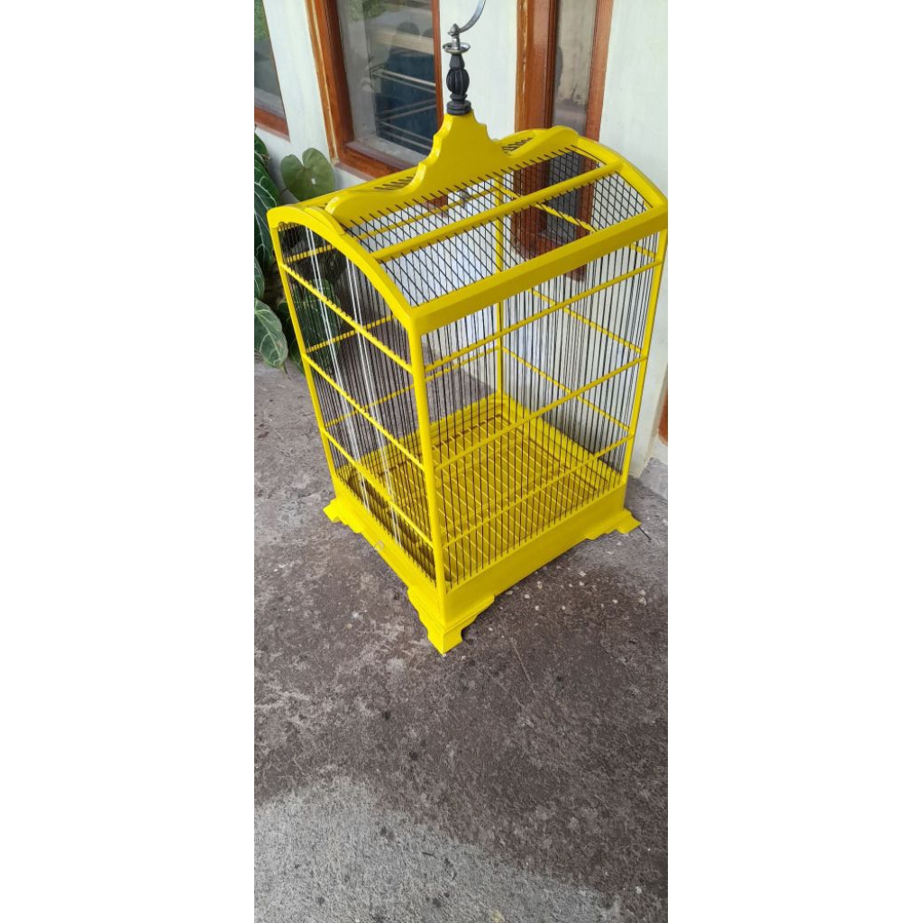 Sangkar jati ambrukan