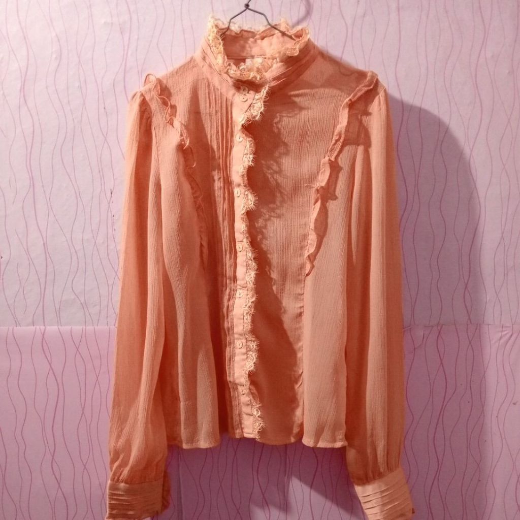 (Preloved) Blouse Vintage Ruffle Yull